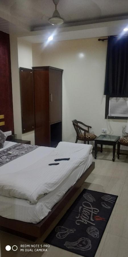 Adb Rooms Udhav Palace New Delhi Luaran gambar
