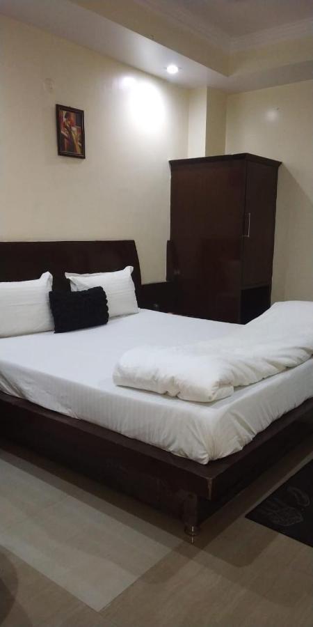 Adb Rooms Udhav Palace New Delhi Luaran gambar