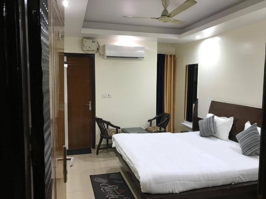 Adb Rooms Udhav Palace New Delhi Luaran gambar